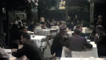 Restaurantul Cireșica din București, locul boem al petrecăreților interbelici. Mergeai ”să mănânci pește batoc și să-ți cânte Zavaidoc” și cereai ”amandine proaspete” pentru ”fetițele dulci”