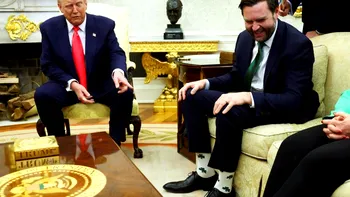 Şosetele purtate de JD Vance la întâlnirea cu Trump au stârnit multe controverse.  Preşedintele american nu s-a putut abţine când a văzut simbolul. 