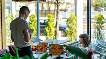 Un lanț celebru de restaurante din România în insolvență. Nu mai poate plăti datoriile