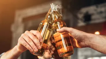 Consumul de alcool și colesterolul: ce spune noul studiu despre efectele sale surprinzătoare
