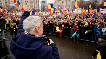Confruntări în stradă între susținătorii lui Călin Georgescu și forțele de ordine, la scurt timp după respingerea candidaturii acestuia la alegerile prezidențiale