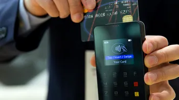 Compania mare din România care renunţă la cash. Românii nu mai pot plăti numerar, au nevoie de card bancar
