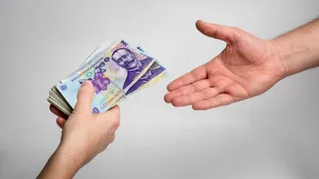 Iti cer tovarășii bani împrumut? Vor neamurile, verii și cumnații să-i ajuți? Vezi ce document trebuie să îi pui să semneze obligatoriu, ca să fii sigur că îți rambursează împrumutul