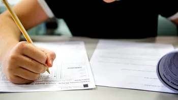 Elevii de clasa a opta vor susţine simularea la Evaluarea Naţională 2025. Proba la Limba şi literatura română are loc luni
