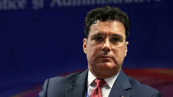 Remus Pricopie şi-a depus candidatura la prezidenţiale. Rectorul SNSPA, deranjat de numărul mare de semnături necesare