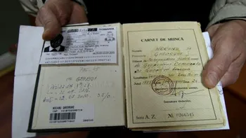 Cartea de muncă din anii 2000 și REVISAL-ul devin istorie! Cum ni se va mai ține evideța anilor munciți de acum încolo, cum putem verifica dacă angajatorul ne ține 