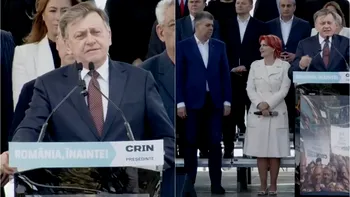 Ce făcea Lia Olguţa Vasilescu în timpul discursului lui Crin Antonescu, de la Craiova? Imaginile cu primăriţa vorbesc de la sine