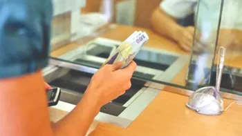 Cheltuieli acceptate de bancă pentru creditul de nevoi personale în 2025. Ce ai voie să îți cumperi cu banii?