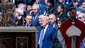 Ilie Bolojan, în spatele lui Donald Trump, la înmormântarea Papei Francisc. Cum a fost surprins preşedintele interimar