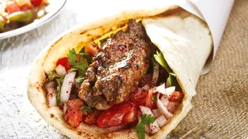 Kebabul, interzis de Turcia în Germania. De ce nu mai vor turcii ca nemţii să consume mâncarea lor naţională