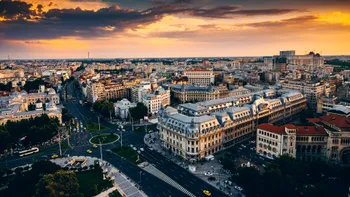 Ruşinea din centrul Bucureştiului. Apartamentele costă sute de mii de euro, dar ce se întâmplă între blocuri strică tot: ”Nu e păcăleală”