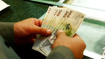 Nu mai vrei rată variabilă? Există o portiță legislativă care te ajută să obții dobândă fixă și să schimbi și moneda creditului. Legal și simplu!