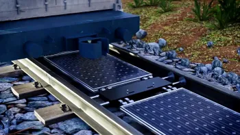 Țara din Europa care pune panouri fotovoltaice direct pe șinele de cale ferată - Care este avantajul, de fapt
