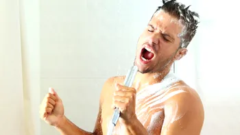 Top 15 hituri care te fac să cânți cu chef sub duș. Ed Sheeran, pe primul loc, cu „Shivers”