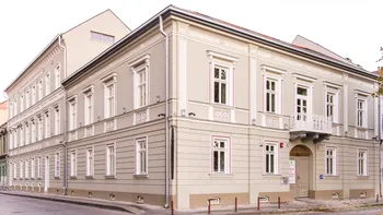 Cât plătești pe o casă cu 59 de camere în Timișoara. Poți să faci un hotel de toți banii aici, merge și pentru birouri