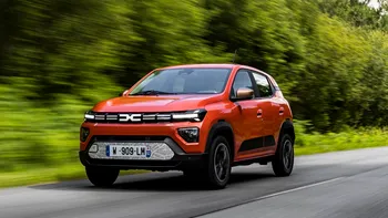 Dacia, mașina preferată a românilor, din nou. Ce autoturisme s-au vândut cel mai bine, dezastrul de pe zona de mașini electrice