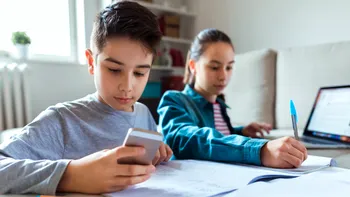 Cum s-a „schimbat la față” învățământul românesc datorită digitalizării. Cu bune, cu rele, nu mai este „ca pe vremea noastră”