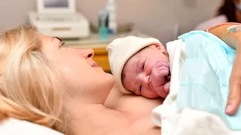 Pemieră: Prima naștere după un transplant de uter. O femeie a dat viață cu ajutorul surorii sale