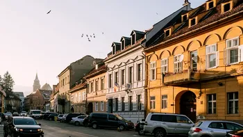 Investiție de poveste în inima Brașovului: hotel istoric complet renovat, gata de preluare