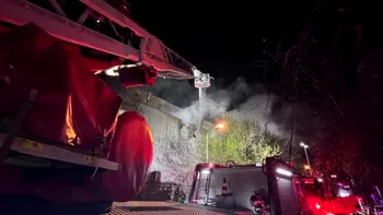 Incendiu de proporții la o clădire ce a aparținut Teatrului Masca din București. 700 de metri pătrați, afectați de flăcări FOTO