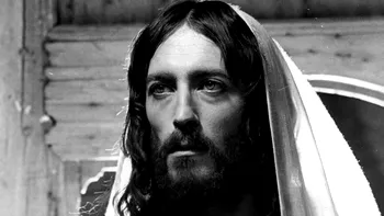 Actorul din Iisus din Nazareth, de nerecunoscut. Robert Powell, complet transformat la 50 de ani după rolul care l-a făcut celebru