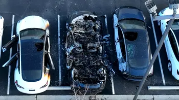 Numai Tesla să nu ai în perioada asta: Elon Musk ți-a construit mașina, dar indirect tot el ți-o distruge