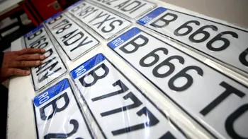 Tarife noi pentru numerele de înmatriculare în 2025. Cât costă acum plăcuțele auto standard sau preferențiale