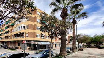 Apartamentul bijuterie din Spania, la câteva minute de plajă, vândut la preț de 2 camere în Berceni. Românii, cei mai interesați de ofertă