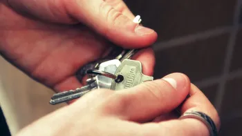 Când ai voie să intri în apartament dacă ai un chiriaș. Ce drepturi și obligații ai ca proprietar