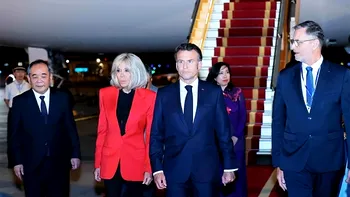 Ce i-ar fi spus Brigitte lui Macron după ce l-a pălmuit. Un expert în cititul pe buze a dezvăluit ce a rostit prima-doamnă a Franței