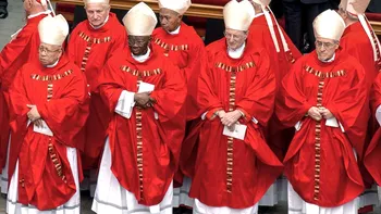 Cine este cardinalul care a întinerit peste noapte și a intrat în cursa pentru Papă. Cazul a stârnit suspiciuni la Vatican