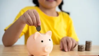 Cine nu mai primeşte alocaţia pentru copii în iunie 2025? Regula de care părinţii nu ştiu, se pierd banii