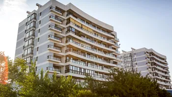 Cu cât s-au scumpit apartamentele după ce euro a depășit pragul de 5 lei. Cât plătesc în plus românii care își cumpără locuințe