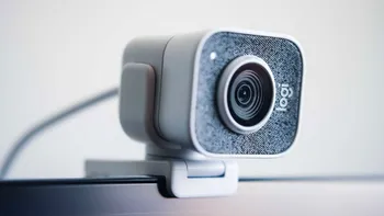 Cum afli ce aplicații îți accesează camera sau microfonul în Windows 11