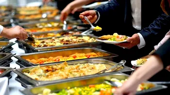 Vrei să îți deschizi o firmă de catering? Află ce presupune, de fapt, o astfel de afacere. Bani mulți, dar și riscuri pe măsură