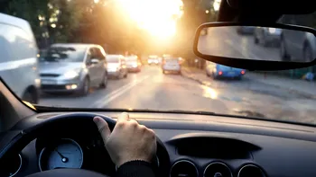 Cum să reduci consumul de combustibil cu 30% când mergi prin oraș. Trucul simplu folosit de mecanicii auto