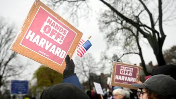 Haos la Harvard după decizia lui Trump de a exclude studenții străini: „Acești tineri din peste 140 de țări îmbogățesc această națiune”