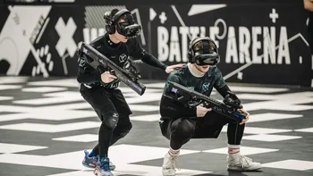 Prima arenă de gaming în VR se deschide în București. De ce este un concept revoluționar și te invită la efort fizic, nu doar eSports