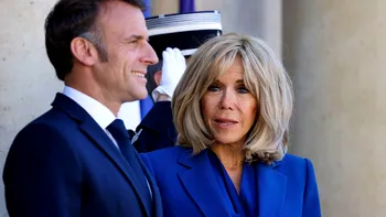 Emmanuel și Brigitte Macron, ceartă la sosirea în Vietnam. Prima doamnă a Franţei l-a lovit peste faţă pe preşedinte. Video