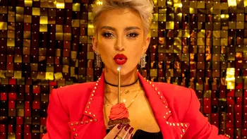 Giulia Anghelescu a ajuns la spital după ce a mâncat un fruct cumpărat din piață. Ce a pățit artista