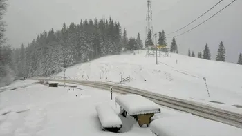 Ninsori în România în luna mai. Colțul țării unde stratul de zăpadă a ajuns la 10 centimetri deja
