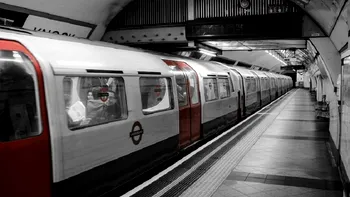 Pană de curent majoră în Londra. Metroul a fost afectat, trenurile au rămas blocate între stații: „Luminile s-au stins, pur și simplu”