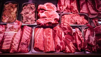 Se scumpeşte carnea înainte de Crăciun. Cât va costa kilogramul de carne de pui, de porc sau de vită