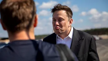 Elon Musk nu te uită și nici nu te iartă dacă îl critici. Motivul pentru care a concediat un angajat Tesla