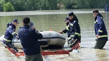 Două persoane au căzut în râul Bahlui, lângă Facultatea Politehnică din Iași. O adolescentă de 15 ani a fost salvată în stare de șoc, cealaltă persoană este resuscitată