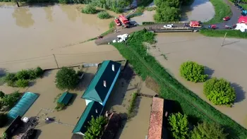 Dezastrul lăsat în urmă de inundaţii, în România. Evacuări masive și zone izolate. Foto