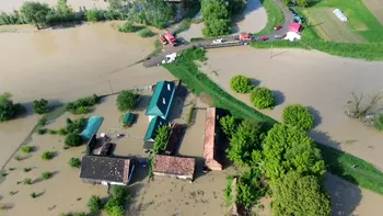Localitatea din România acoperită de ape. Totul pare un lac, oamenii sunt disperaţi. Foto