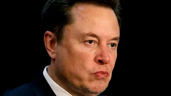 Haos în lumea lui Elon Musk - Lansarea robotaxiurile de la Tesla nu merge conform speranțelor