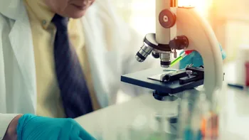 Un cocktail de medicamente oncologice prelungește cu 30% viața șoarecilor de laborator. Este posibil și în cazul oamenilor?
