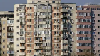 Amenzi de mii de lei pentru românii care stau la bloc şi nu permit accesul în locuinţă. Cazurile în care sunt obligaţi să facă asta